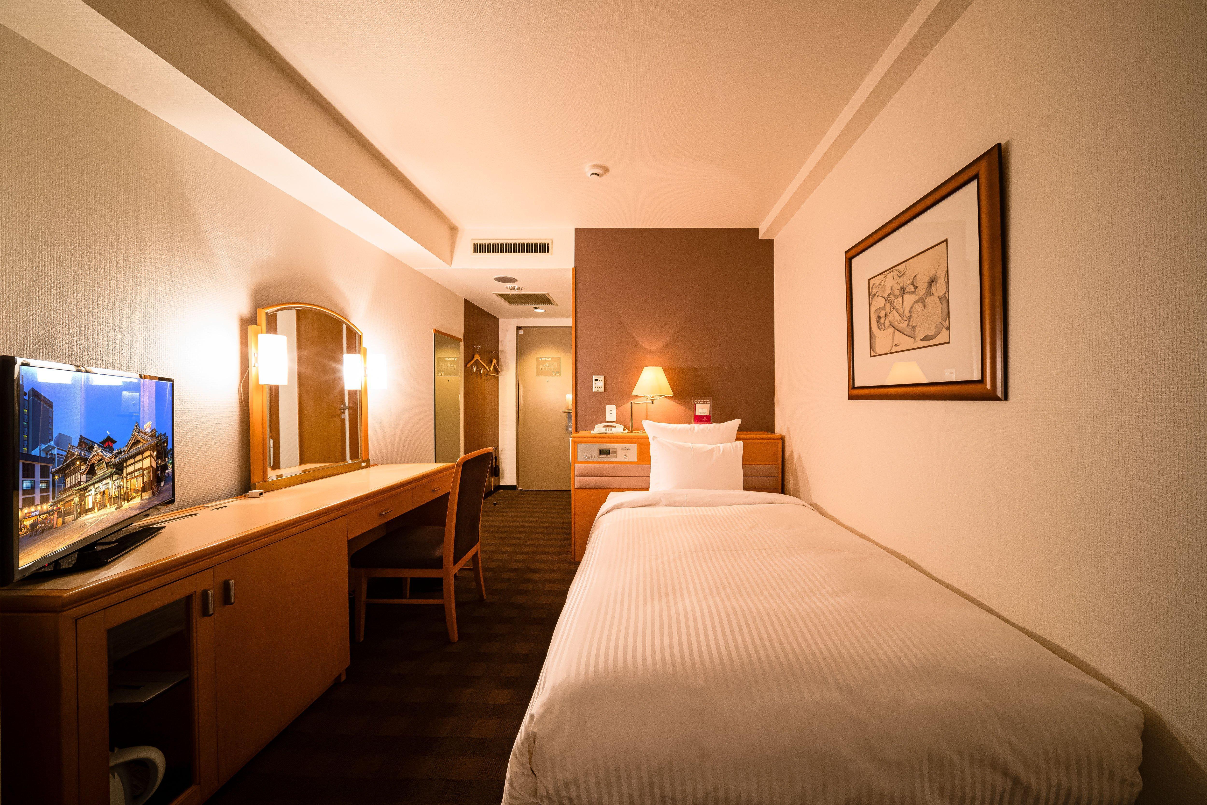 Hotel Ana Crowne Plaza Matsuyama By Ihg Esterno foto