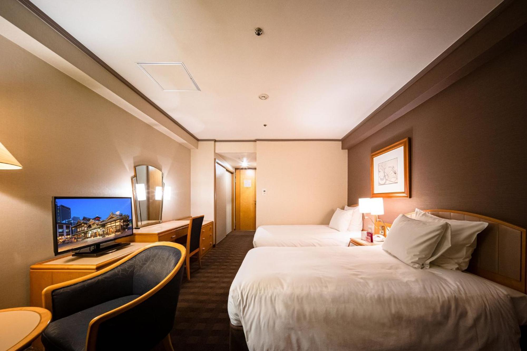 Hotel Ana Crowne Plaza Matsuyama By Ihg Esterno foto